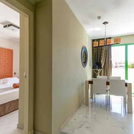 World Riwo Hotel. Ξενοδοχείο Benalmádena