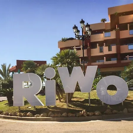 Ξενοδοχείο World Riwo Hotel.