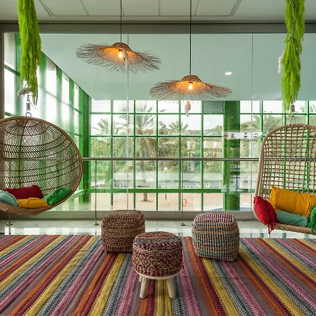 World Riwo Hotel. Ξενοδοχείο