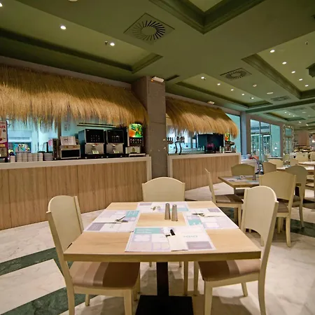 World Riwo Hotel. Ξενοδοχείο