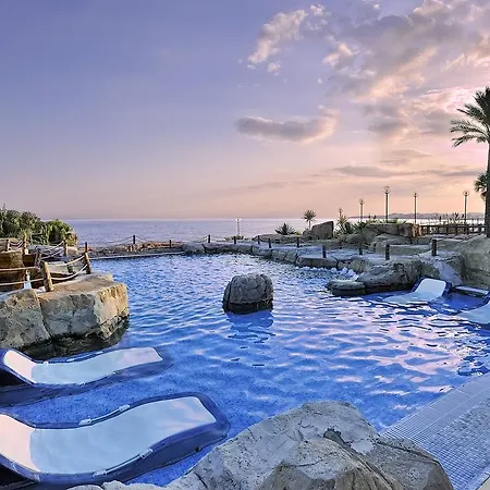 World Riwo Hotel. 4*