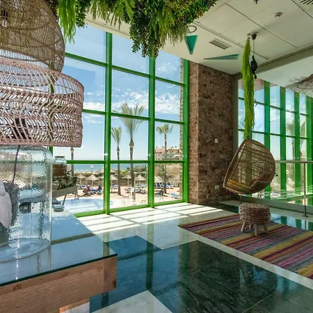 Ξενοδοχείο World Riwo Hotel. 4*